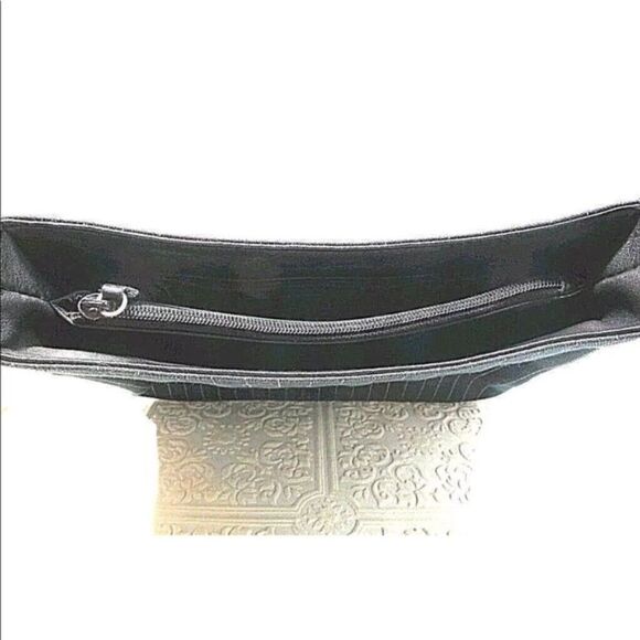 Kenneth Cole Reaction Pinstripe w Leather Bag Y - Picture 2 of 7